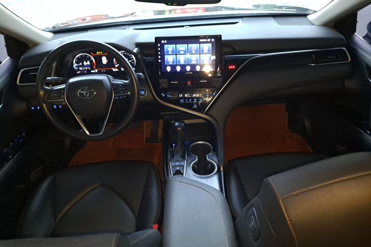 Used Toyota Camry 2021 2.5G Luxury Edition Center Console