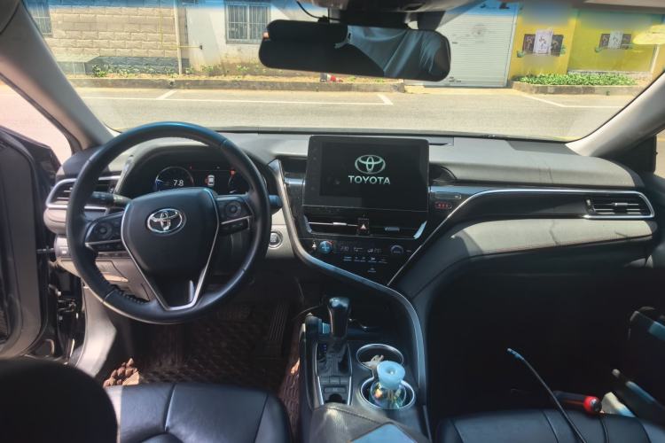Used Toyota Camry 2021 2.5G Luxury Edition Center Console