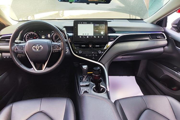 Used Toyota Camry 2021 2.0G Luxury Edition Center Console