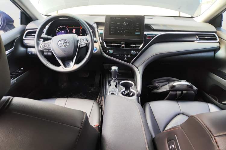 Used Toyota Camry 2021 Dual-Motor 2.5HG Luxury Edition Center Console