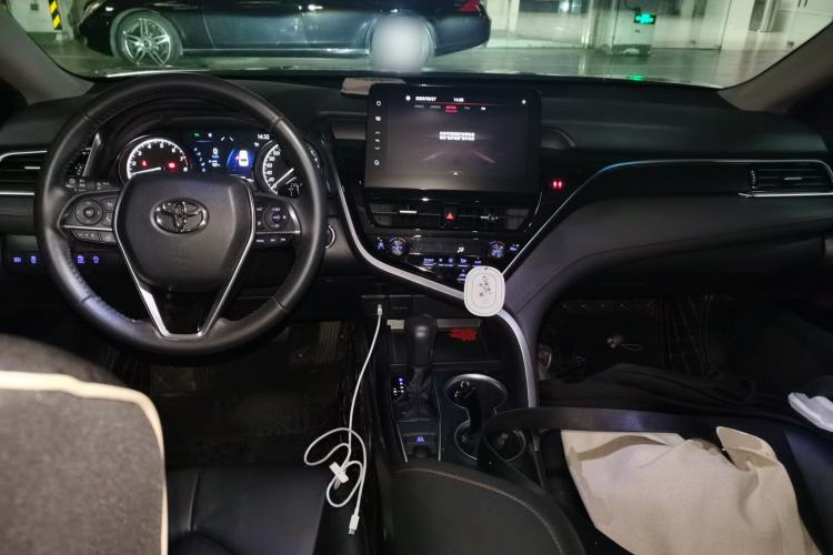 Used Toyota Camry 2021 2.0G Luxury Edition Center Console