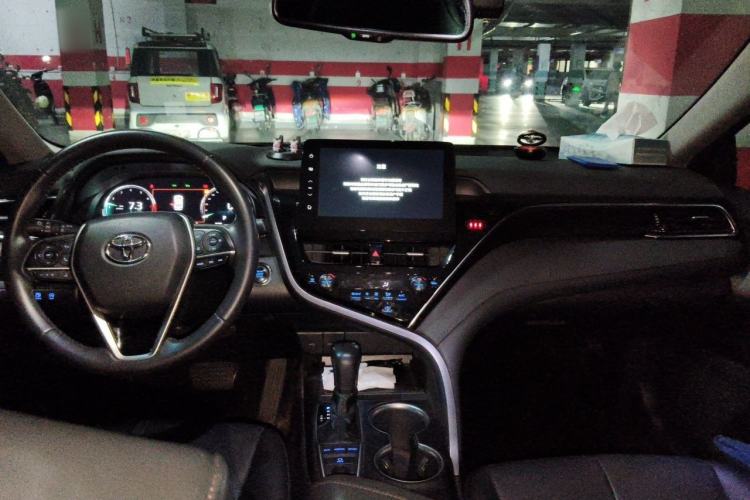 Used Toyota Camry 2021 2.5G Luxury Edition Center Console