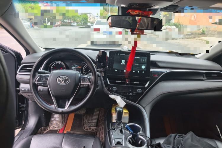 Used Toyota Camry 2021 2.0G Luxury Edition Center Console