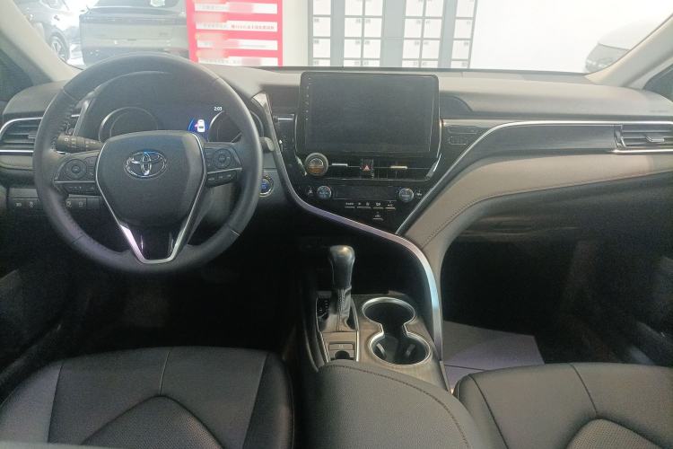 Used Toyota Camry 2021 2.0G Luxury Edition Center Console