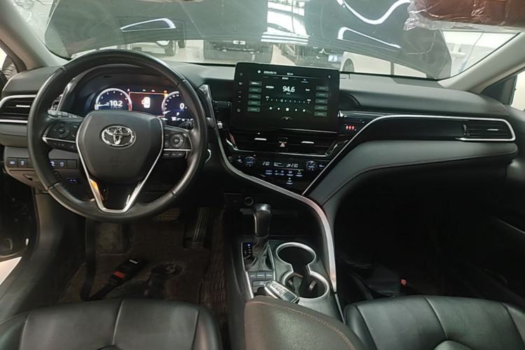 Used Toyota Camry 2021 2.5G Luxury Edition Center Console