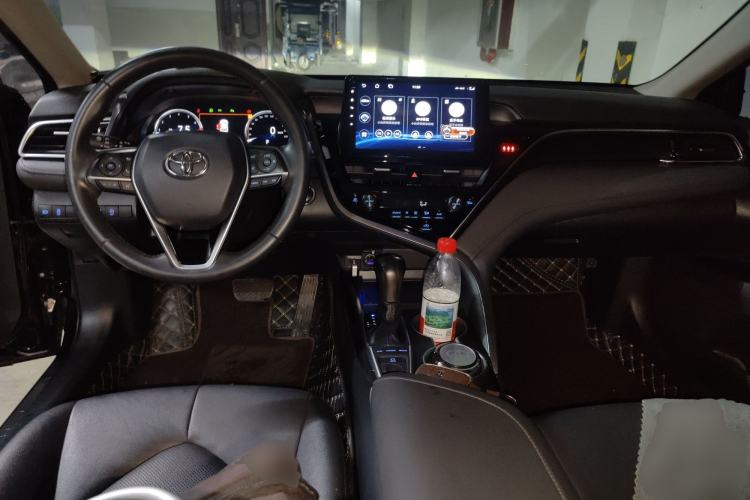 Used Toyota Camry 2021 2.5G Luxury Edition Center Console