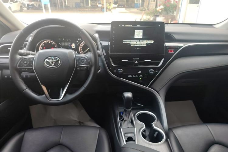 Used Toyota Camry 2021 2.0G Luxury Edition Center Console