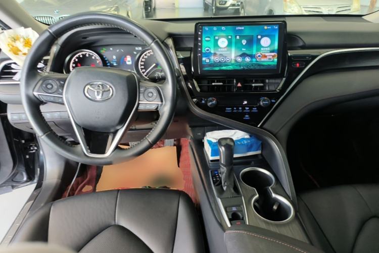 Used Toyota Camry 2021 2.0G Luxury Edition Center Console
