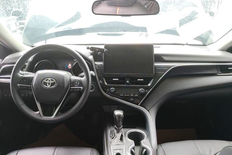 Used Toyota Camry 2021 2.0G Luxury Edition Center Console