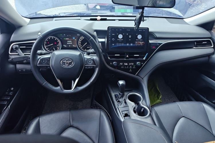 Used Toyota Camry 2021 2.0G Luxury Edition Center Console