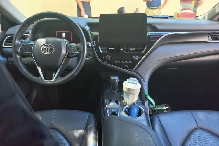 Used Toyota Camry 2021 2.5G Luxury Edition Center Console