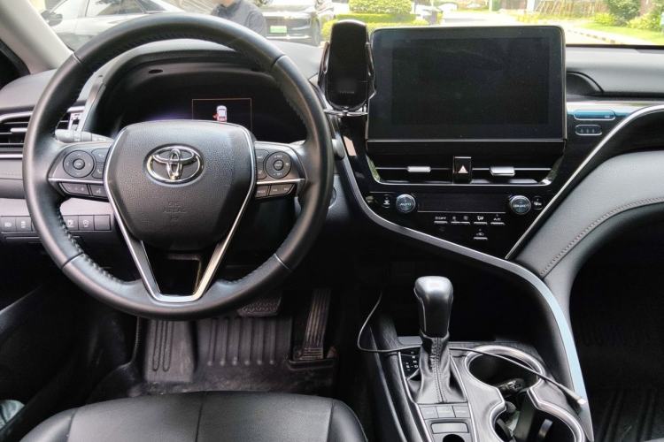 Used Toyota Camry 2021 2.5G Luxury Edition Center Console