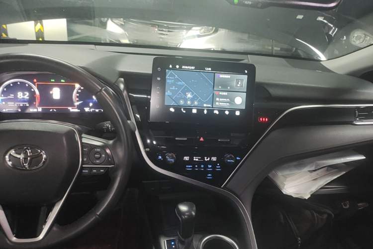 Used Toyota Camry 2021 2.5G Luxury Edition Center Console