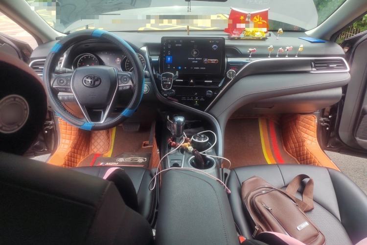 Used Toyota Camry 2021 2.0G Luxury Edition Center Console