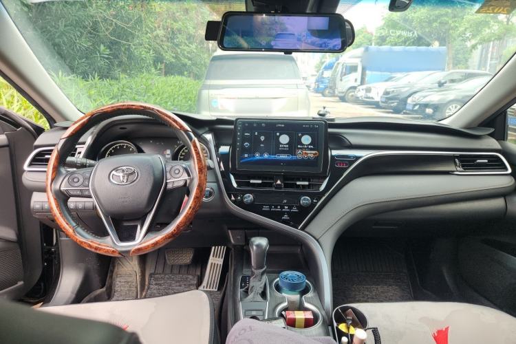 Used Toyota Camry 2021 2.0G Luxury Edition Center Console