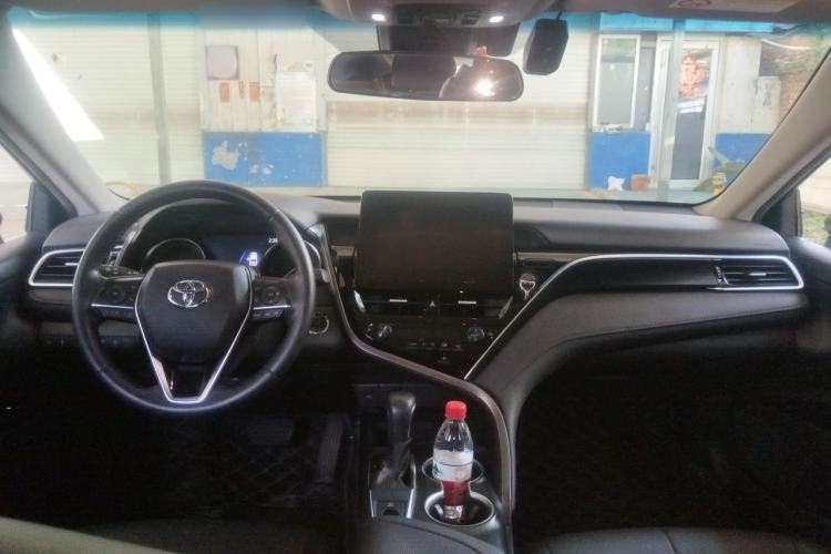 Used Toyota Camry 2021 2.0G Luxury Edition Center Console