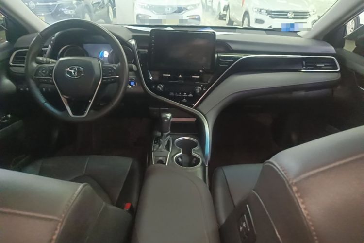 Used Toyota Camry 2021 2.0G Luxury Edition Center Console