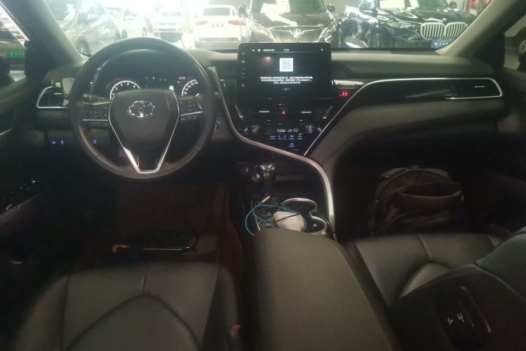 Used Toyota Camry 2021 2.0G Luxury Edition Center Console