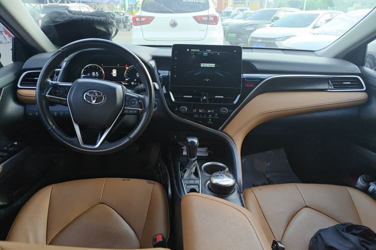 Used Toyota Camry 2021 2.5G Luxury Edition Center Console