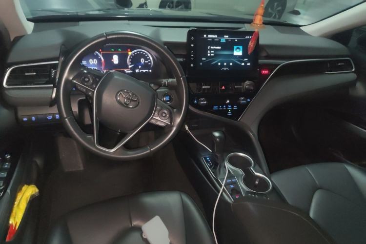 Used Toyota Camry 2021 2.5G Luxury Edition Center Console