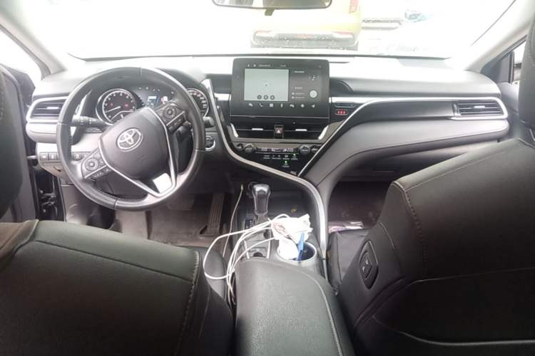 Used Toyota Camry 2021 2.0G Luxury Edition Center Console