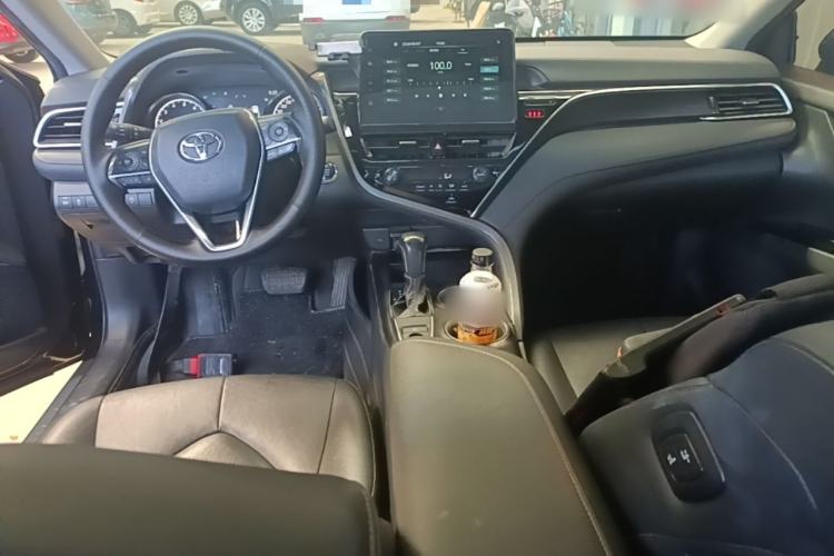 Used Toyota Camry 2021 2.0G Luxury Edition Center Console