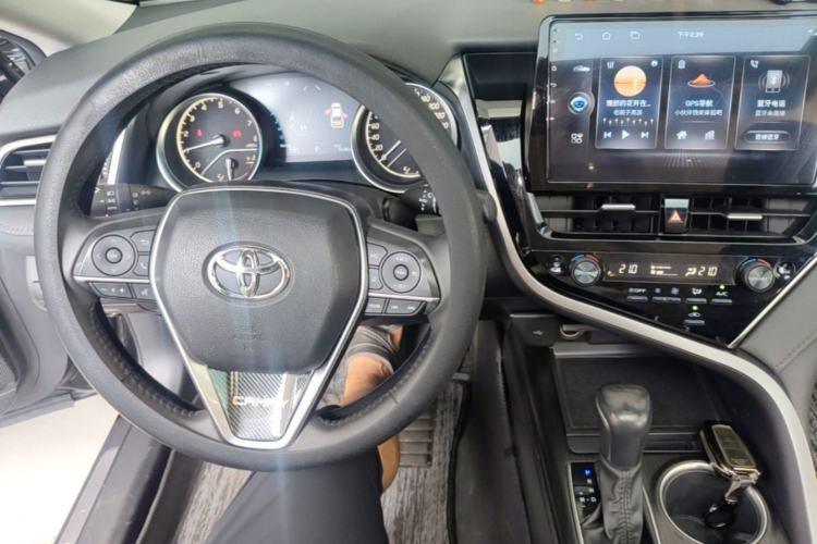 Used Toyota Camry 2021 2.0G Luxury Edition Center Console