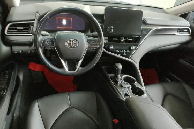 Used Toyota Camry 2021 2.5G Luxury Edition Center Console