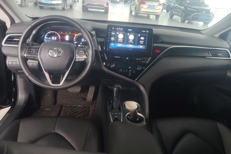 Used Toyota Camry 2021 2.5G Luxury Edition Center Console