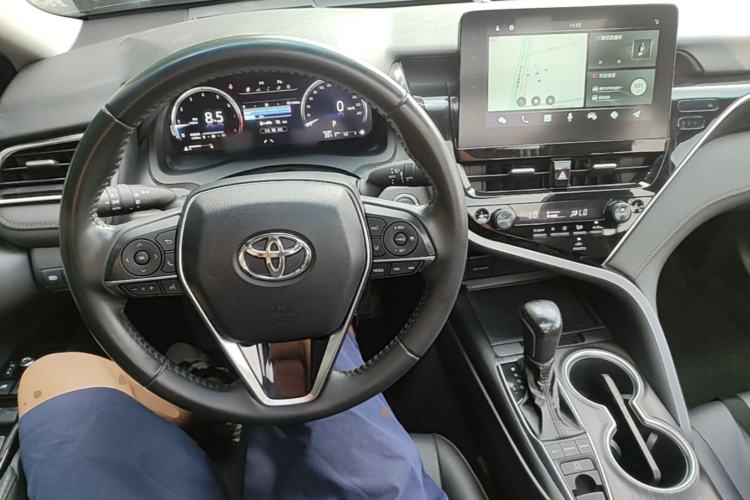 Used Toyota Camry 2021 2.5G Luxury Edition Center Console