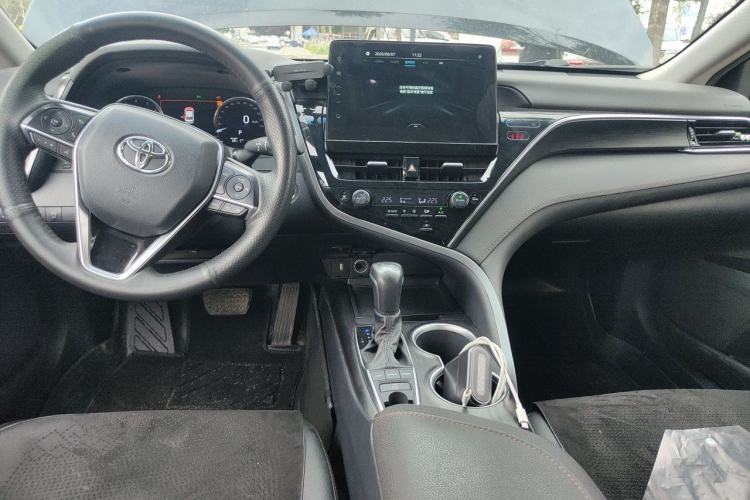 Used Toyota Camry 2021 2.5G Luxury Edition Center Console