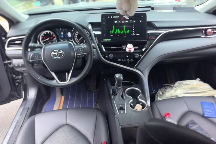 Used Toyota Camry 2021 2.0G Luxury Edition Center Console