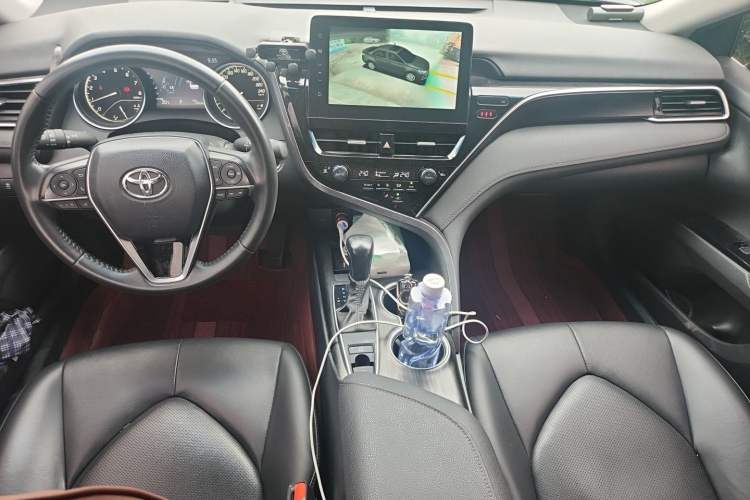 Used Toyota Camry 2021 2.0G Luxury Edition Center Console