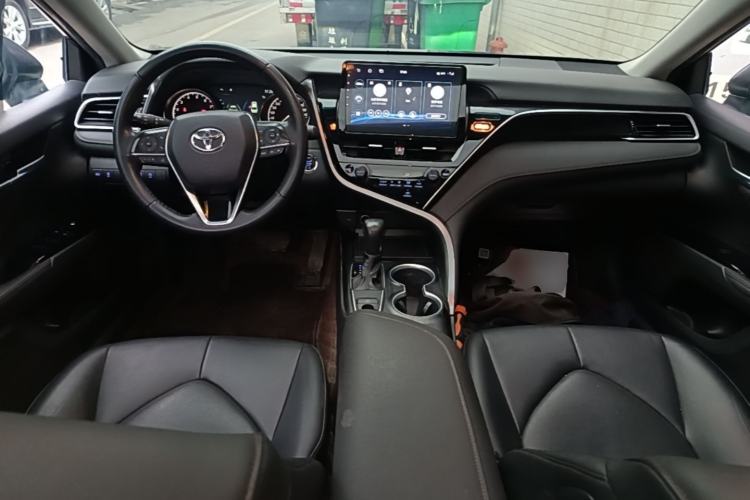Used Toyota Camry 2021 2.0G Luxury Edition Center Console