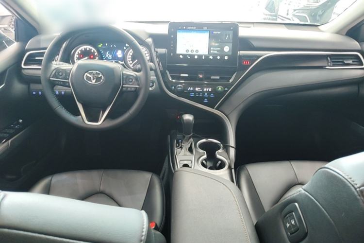 Used Toyota Camry 2021 2.0G Luxury Edition Center Console