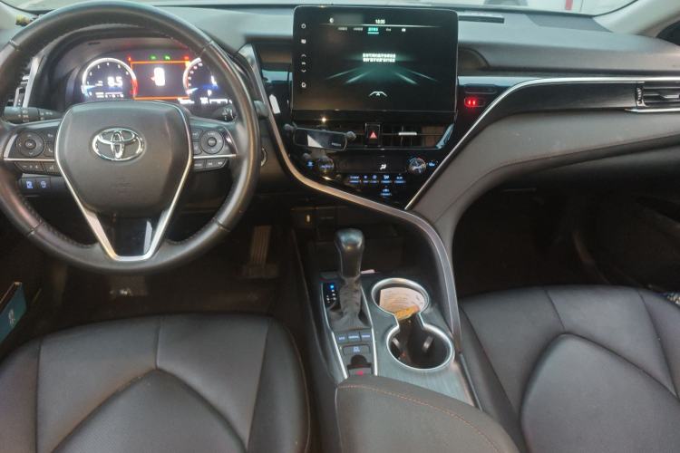 Used Toyota Camry 2021 2.5G Luxury Edition Center Console