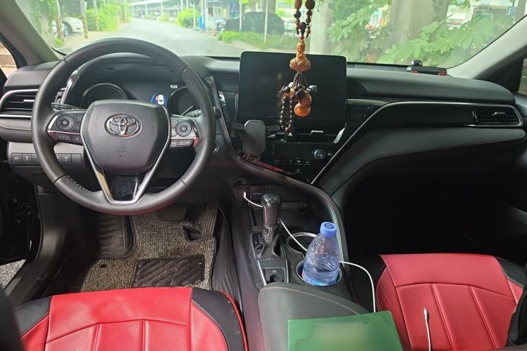 Used Toyota Camry 2021 2.0G Luxury Edition Center Console