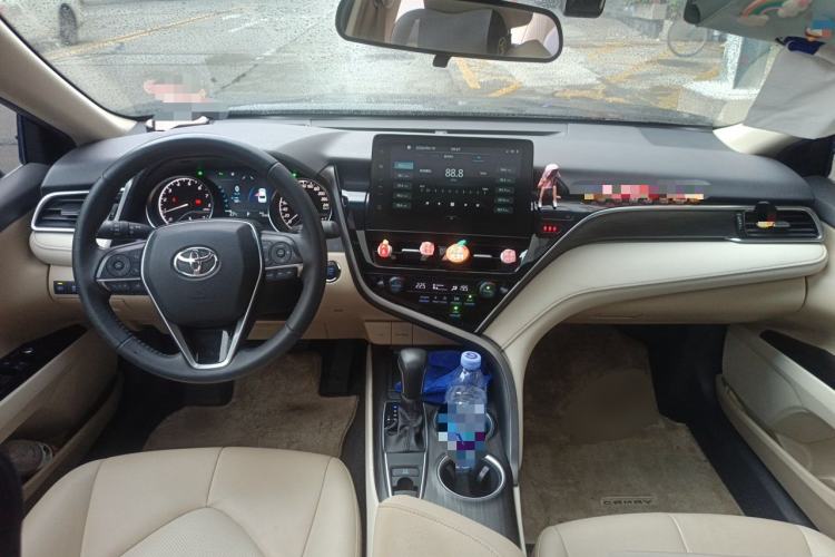 Used Toyota Camry 2021 2.0G Luxury Edition Center Console