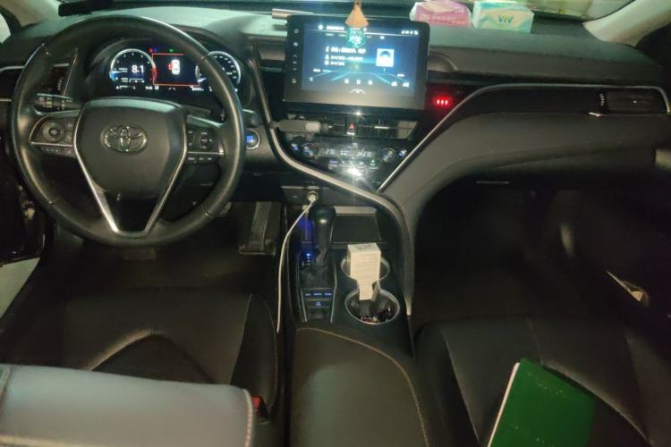 Used Toyota Camry 2021 2.5G Luxury Edition Center Console