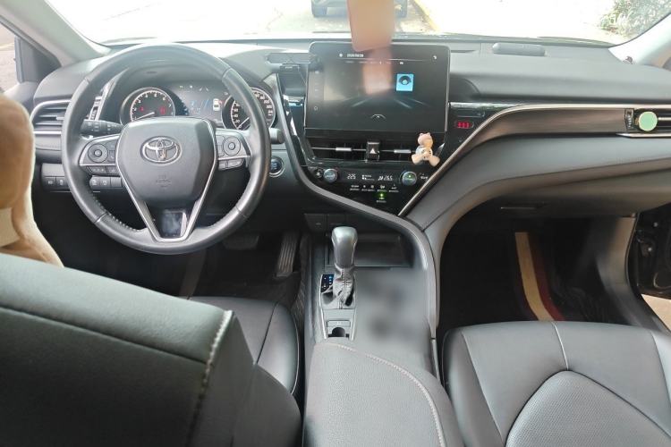 Used Toyota Camry 2021 2.0G Luxury Edition Center Console