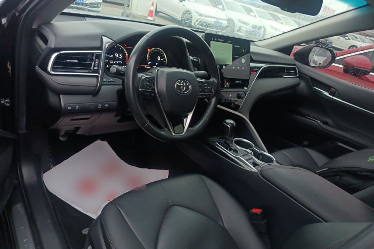Used Toyota Camry 2021 2.5G Luxury Edition Center Console