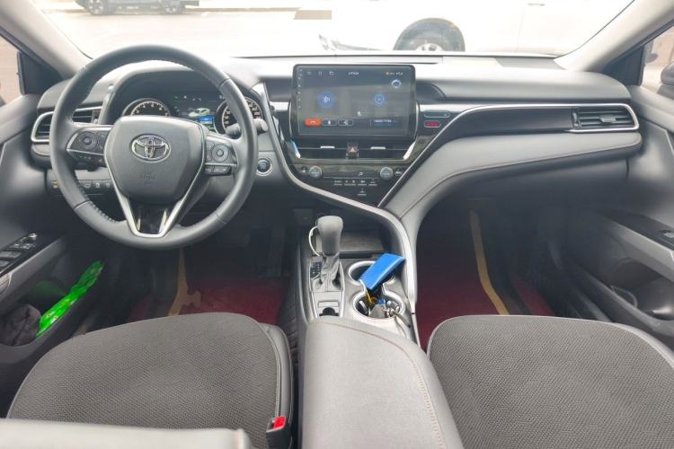 Used Toyota Camry 2021 2.0G Luxury Edition Center Console