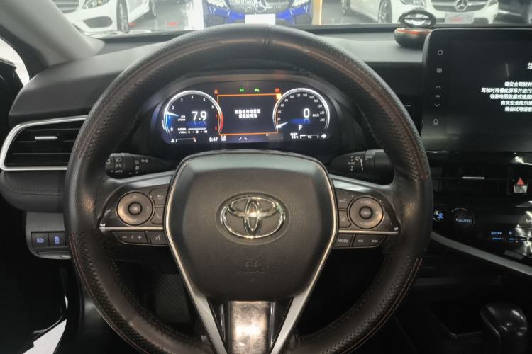 Used Toyota Camry 2021 2.5G Luxury Edition Center Console