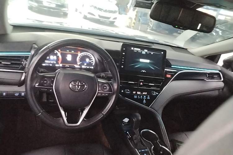 Used Toyota Camry 2021 2.5G Luxury Edition Center Console