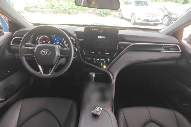 Used Toyota Camry 2021 2.0G Luxury Edition Center Console