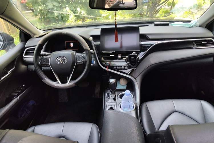 Used Toyota Camry 2021 Dual-Motor 2.5HG Luxury Edition Center Console