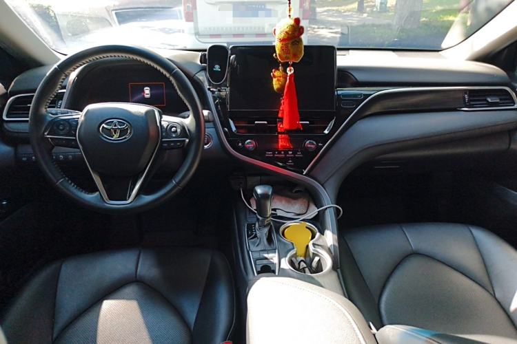 Used Toyota Camry 2021 2.5G Luxury Edition Center Console