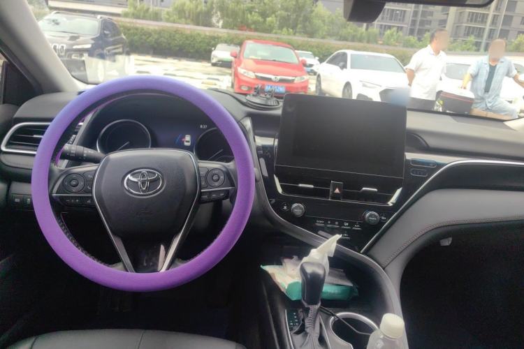 Used Toyota Camry 2021 2.0G Luxury Edition Center Console