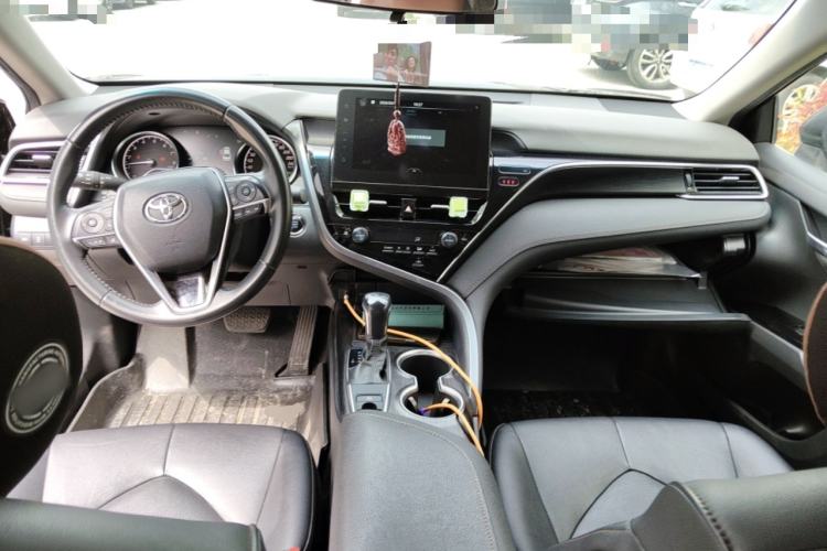 Used Toyota Camry 2021 2.0G Luxury Edition Center Console