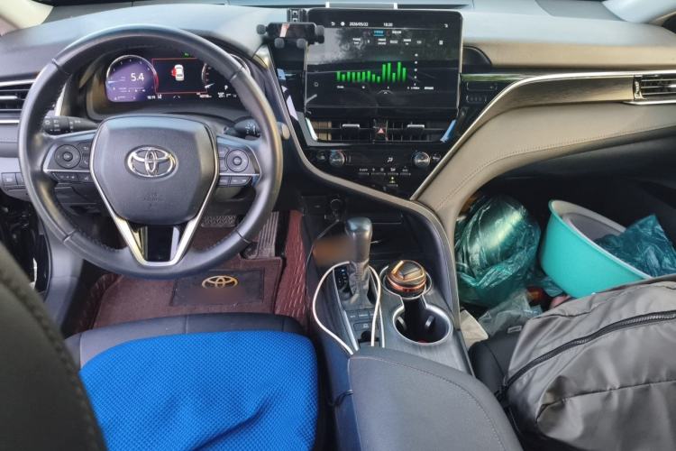 Used Toyota Camry 2021 2.5G Luxury Edition Center Console